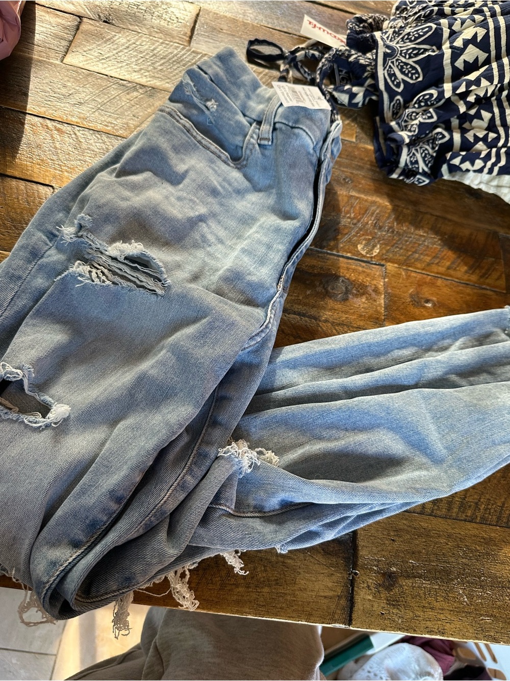 American Eagle Outfitters Light Blue Distressed high rise Jeans